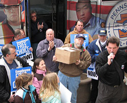 PA Workers Deliver EFCA Petitions to Sen. Specter